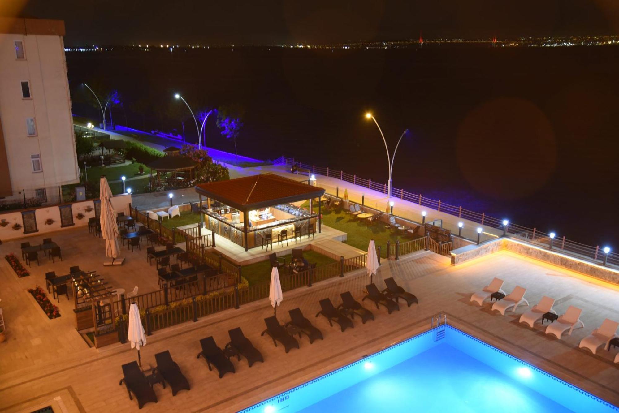 Blue Pier Hotel Kocaeli Eksteriør bilde