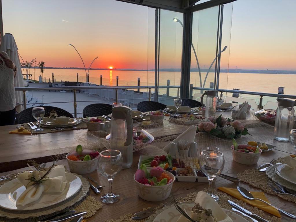 Blue Pier Hotel Kocaeli Eksteriør bilde
